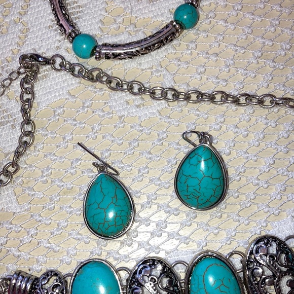 Vintage Silver Tone Turquoise Necklace/Bracelet/Earrings Set - Picture 4 of 7